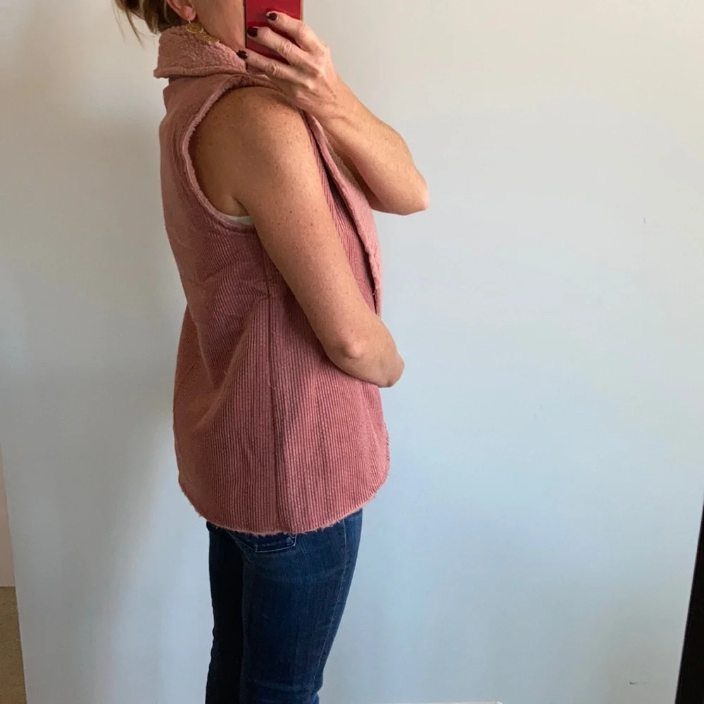 Mauve Color Sherpa & Corduroy Vest - Picture 5 of 9
